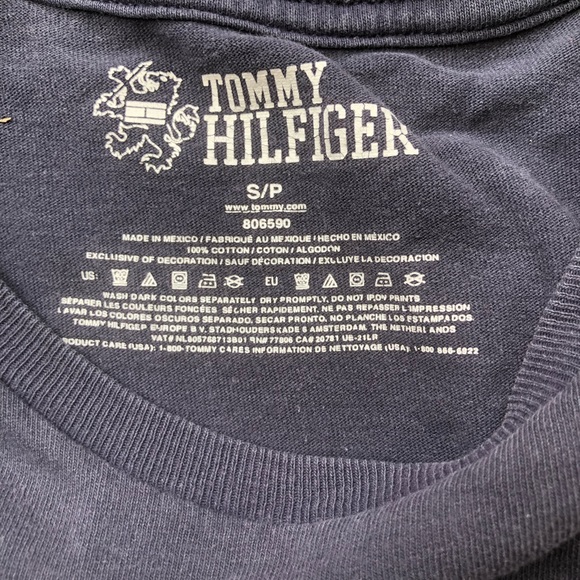 Vintage Tommy Hilfiger tshirt - Picture 2 of 4